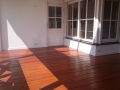 Veranda, Veranda Plaza, Glazen schuifwanden, terrasoverkapping, overkapping, buitenkamer, tuinkamer, Carport houtkachel, lichtstraat, daklicht, balustrade, hekwerk, terrasverwarming, tuin, terras, houten vloer.
