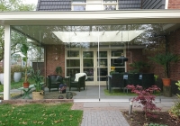 Veranda, Veranda Plaza, terrasoverkapping, overkapping, buitenkamer, tuinkamer, houtkachel, lichtstraat, Glazen schuifwanden, daklicht, balustrade, terrasverwarming, tuin, terras carport, terras, vlonder
