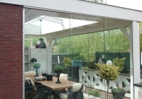 Exclusieve Veranda Tuinkamer met Glazenschuifwanden en Lichtstraat van Veranda Plaza in Amstelveen